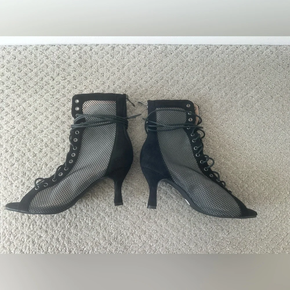 Lace up Rubber Sole Dance Heels Size 8 - Picture 3 of 5